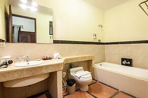 8-BR Private Pool Villa Walk to Seminyak Beach