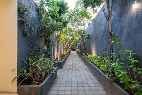 8-BR Private Pool Villa Walk to Seminyak Beach