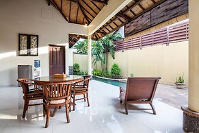 8-BR Private Pool Villa Walk to Seminyak Beach