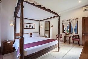 8-BR Private Pool Villa Walk to Seminyak Beach