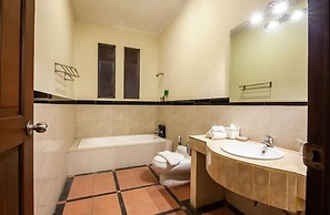 PB - 7BR - V5 & V1 7BR Private Pool Villa, Walk to Seminyak Beach