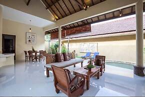 PB - 7BR - V5 & V1 7BR Private Pool Villa, Walk to Seminyak Beach