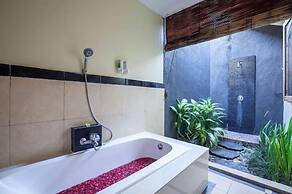 PB - 7BR - V5 & V1 7BR Private Pool Villa, Walk to Seminyak Beach