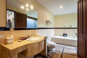 PB - 6BR- V1 & V3 6BR Private Pool Villa, Walk to Seminyak Beach