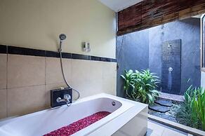 PB - 5BR - V1 & V2 5BR Private Pool Villa, Walk to Seminyak Beach