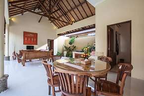 PB - Villa 5 - 4BR · 4-BR Private Pool Villa Walk to Seminyak Beach