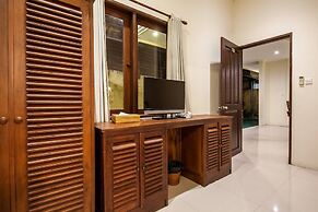 PB - Villa 5 - 4BR · 4-BR Private Pool Villa Walk to Seminyak Beach