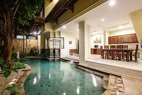 PB - Villa 5 - 4BR · 4-BR Private Pool Villa Walk to Seminyak Beach