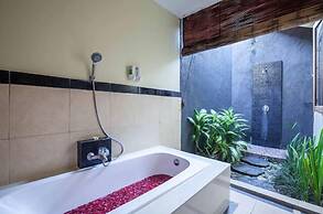 PB - Villa 5 - 4BR · 4-BR Private Pool Villa Walk to Seminyak Beach