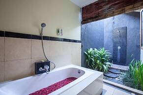 PB - Villa 1 - 3BR · 3-BR Private Pool Villa Walk to Seminyak Beach