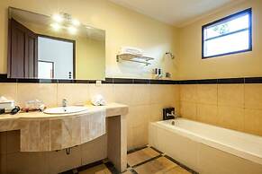 PB - Villa 3 - 3BR · 3-BR Private Pool Villa Walk to Seminyak Beach