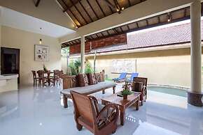PB - Villa 3 - 3BR · 3-BR Private Pool Villa Walk to Seminyak Beach
