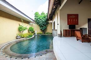 PB - Villa 3 - 3BR · 3-BR Private Pool Villa Walk to Seminyak Beach