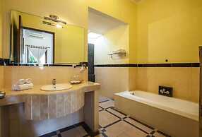 PB - Villa 3 - 3BR · 3-BR Private Pool Villa Walk to Seminyak Beach