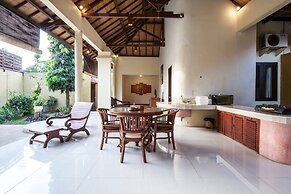 PB - Villa 2 - 2BR · 2-BR Private Pool Villa Walk to Seminyak Beach