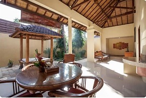 PB - Villa 4 - 2BR · 2-BR Private Pool Villa Walk to Seminyak Beach