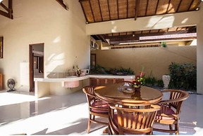PB - Villa 4 - 2BR · 2-BR Private Pool Villa Walk to Seminyak Beach