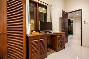 PB - 10BR · 10-BR Private Pool Villa Walk to Seminyak Beach
