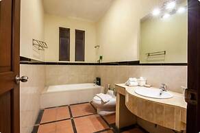 PB - 10BR · 10-BR Private Pool Villa Walk to Seminyak Beach