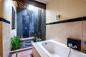 PB - 10BR · 10-BR Private Pool Villa Walk to Seminyak Beach