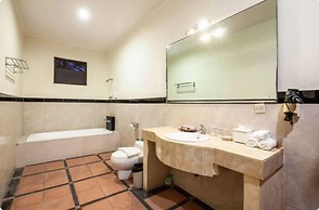 PB - 10BR · 10-BR Private Pool Villa Walk to Seminyak Beach