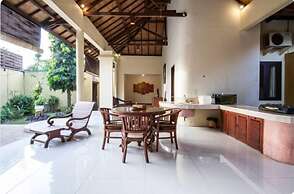 PB - 10BR · 10-BR Private Pool Villa Walk to Seminyak Beach