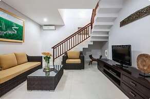 SMV - 3BedGRDN - V1 · 3BR Garden Villa Walk to Beach N Shops Legian