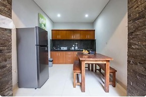 SMV - 3BedGRDN - V1 · 3BR Garden Villa Walk to Beach N Shops Legian