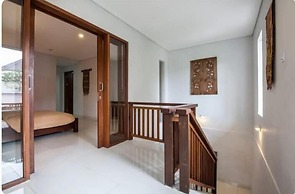 SMV - 3BedGRDN - V1 · 3BR Garden Villa Walk to Beach N Shops Legian