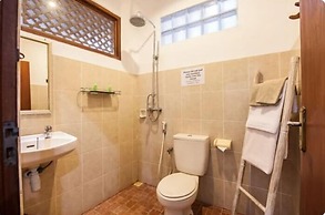 SMV- 2BedGRDN - V7 · 2BR Garden Villa Walk to shops and Beach Legian