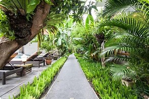 SMV - garden - 7-BR · 7BR Garden Villa Walk to Beach and Shops Legian