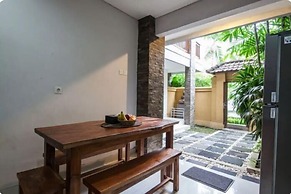 SMV - garden - 6-BR · 6BR Garden Villa Walk to Beach N Shops Legian