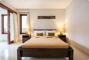 SMV - garden - 6-BR · 6BR Garden Villa Walk to Beach N Shops Legian