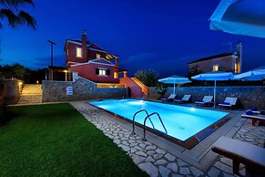 Deluxe Villa Rose With Private Pool