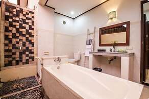 SMV -2BRPool- SANDAT · 2BR Private Pool Walk to Beach and Shops Legian