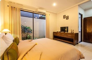 SMV -2BRPool- SANDAT · 2BR Private Pool Walk to Beach and Shops Legian