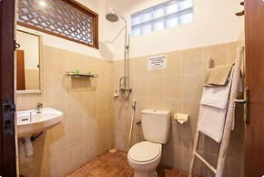 SMV- 2BedGRDN - V4 · 2BR Garden Villa Walk to shops and Beach Legian