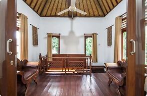 SMV- 2BedGRDN - V4 · 2BR Garden Villa Walk to shops and Beach Legian