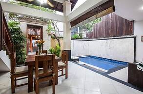 SMV . 4-BR · 4BR Pool Prime Area Walk To Beach N Shops Legian