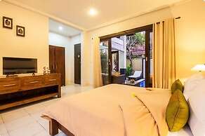 SMV . 4-BR · 4BR Pool Prime Area Walk To Beach N Shops Legian