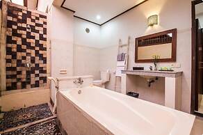 SMV . 4-BR · 4BR Pool Prime Area Walk To Beach N Shops Legian