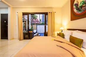 SMV . 4-BR · 4BR Pool Prime Area Walk To Beach N Shops Legian