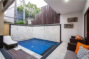 SMV . 4-BR · 4BR Pool Prime Area Walk To Beach N Shops Legian