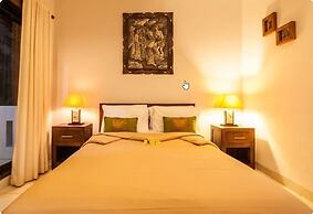 SMV . 10-BR · 10BR Pool Prime Area Walk to Beach and Shops