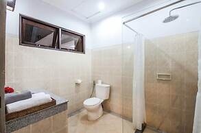 SMV . 10-BR · 10BR Pool Prime Area Walk to Beach and Shops