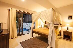 SMV . 10-BR · 10BR Pool Prime Area Walk to Beach and Shops