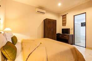 SMV . 10-BR · 10BR Pool Prime Area Walk to Beach and Shops