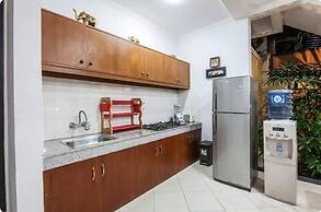 SMV . 10-BR · 10BR Pool Prime Area Walk to Beach and Shops