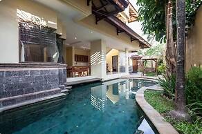 4 Bathroom Private Pool Villa near Seminyak Beach Bali