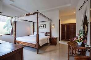 4 Bathroom Private Pool Villa near Seminyak Beach Bali